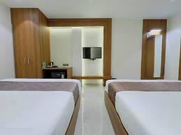 Travinities Hotel Avni Palace