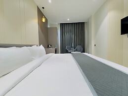 Travinities Hotel Avni Palace