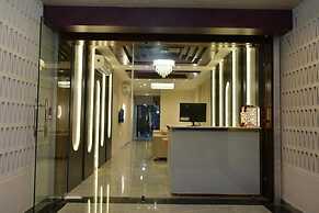 Travinities Hotel Avni Palace