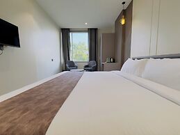 Travinities Hotel Avni Palace