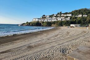 Seaside Escape at Looe Cottage