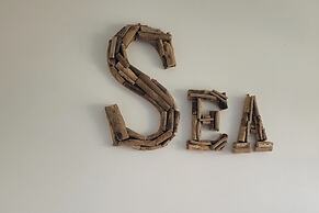 Seaside Escape at Looe Cottage