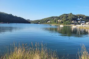 Seaside Escape at Looe Cottage