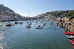 Seaside Escape at Looe Cottage