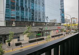 w Striking 1BR Duplex in Miraflores