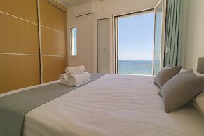 Beachfront Ela Luxury Stay With Jacuzzi Views