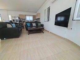 Beachfront Ela Luxury Stay With Jacuzzi Views