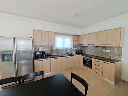 Beachfront Ela Luxury Stay With Jacuzzi Views