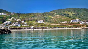 Beachfront Ela Luxury Stay With Jacuzzi Views
