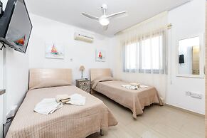 Nissi Apartment 102
