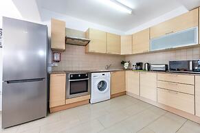 Nissi Apartment 102