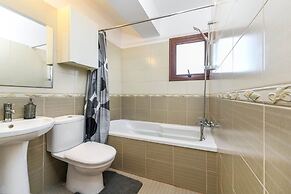 Nissi Apartment 102