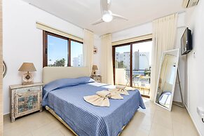 Nissi Apartment 102