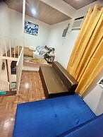Bloomstone Urban Chill Cabin
