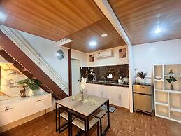 Bloomstone Urban Chill Cabin