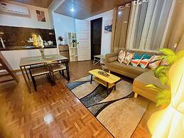 Bloomstone Urban Chill Cabin