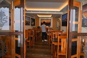 Hotel Golden Potala