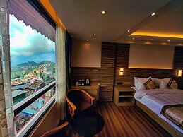 Hotel Golden Potala