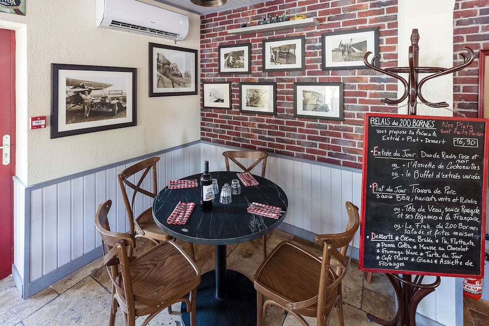 RELAIS LES 200 BORNES