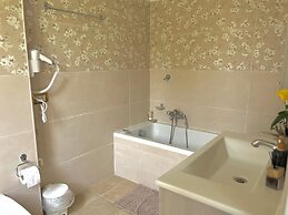 S.R. Guesthouse