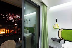 Capella Apartment Fireworks & Ocean View