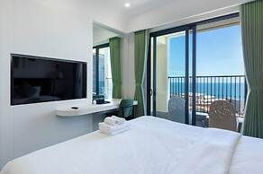 Capella Apartment Fireworks & Ocean View