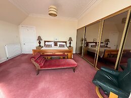 Strathlene House Retreat - 5 Bedrooms