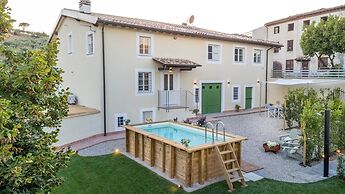 Villa Podere Falcione