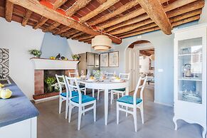 Villa Podere Falcione