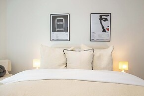 Supernova Suite City Views