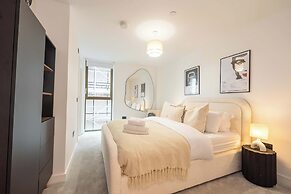 Supernova Suite City Views