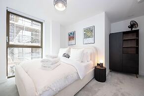 Supernova Suite City Views