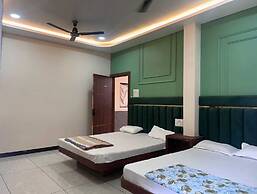 HOTEL SHREE GAJANAND PALACE