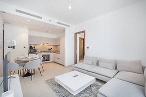 Chic 2 bed Apartment in Sobha Creek Vistas