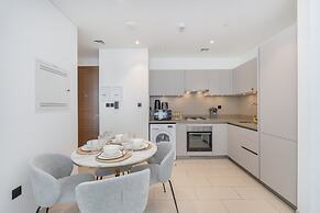 Chic 2 bed Apartment in Sobha Creek Vistas