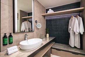 Crowne Plaza Labuan Bajo by IHG