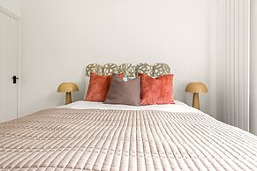Wisteria Way - From 200 Per Night