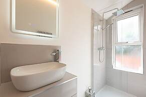 Wisteria Way - From 200 Per Night