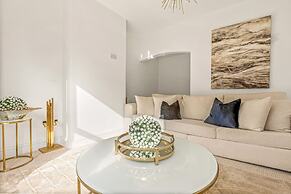 Wisteria Way - From 200 Per Night