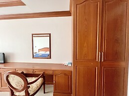 Naya Park View Hotel