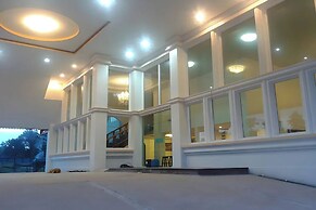 Naya Park View Hotel