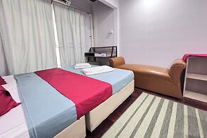 Sunshiny-BB Hostel near Punnavithi BTS station