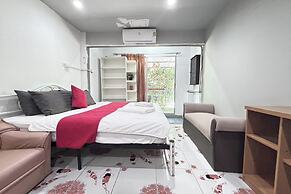 Sunshiny-BB Hostel near Punnavithi BTS station