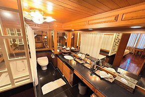 Taksila Hotel