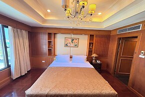 Taksila Hotel