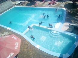 The White Resort Athiriver