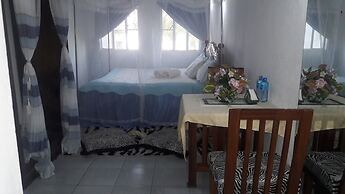 The White Resort Athiriver