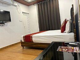 Lotus Hotel Inn