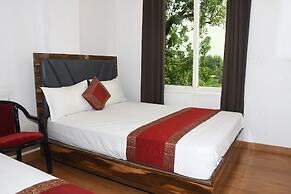 Lotus Hotel Inn