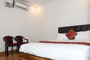 Lotus Hotel Inn